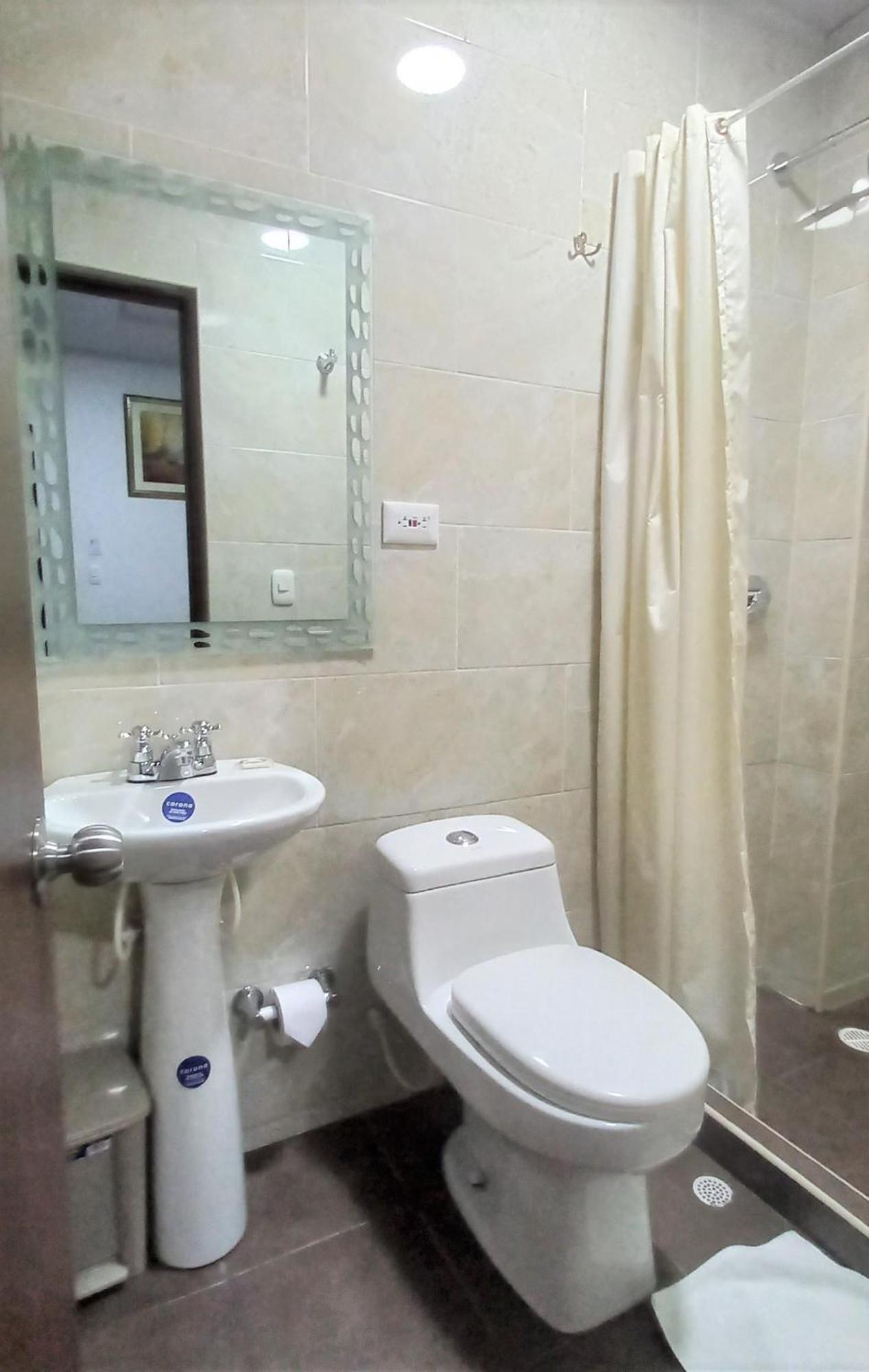 Hotel En Bogota - Fontana Di Trevi Экстерьер фото